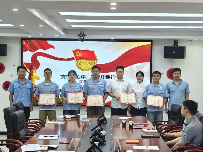合影1.jpg