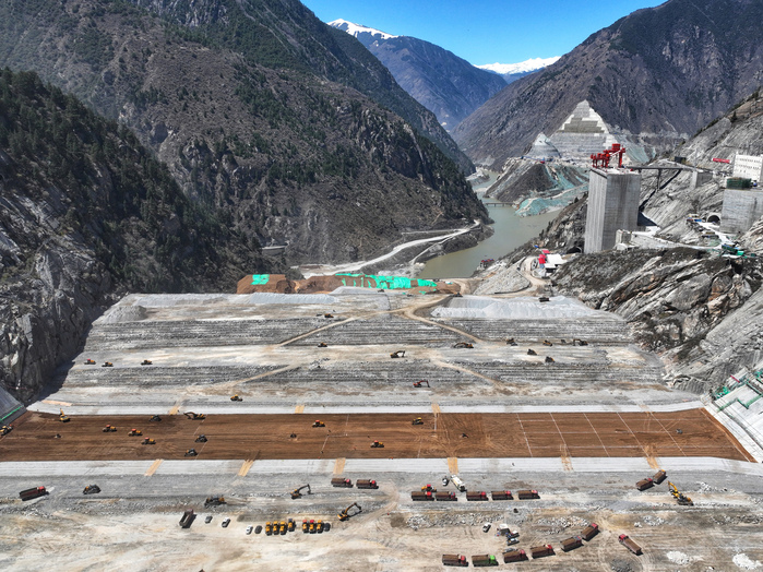 双江口水电站大坝心墙区.jpg
