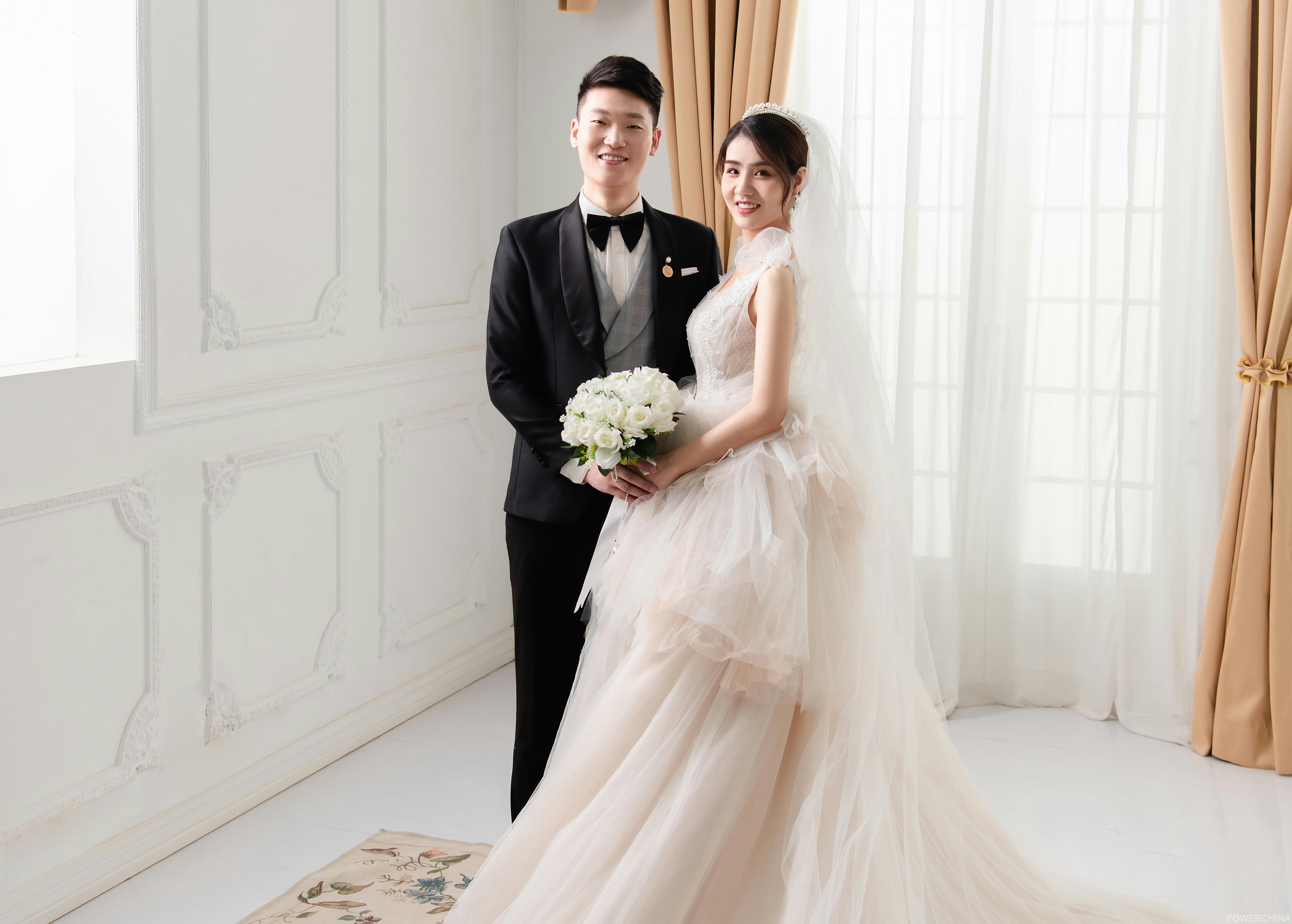 骆泽华和程成的结婚照